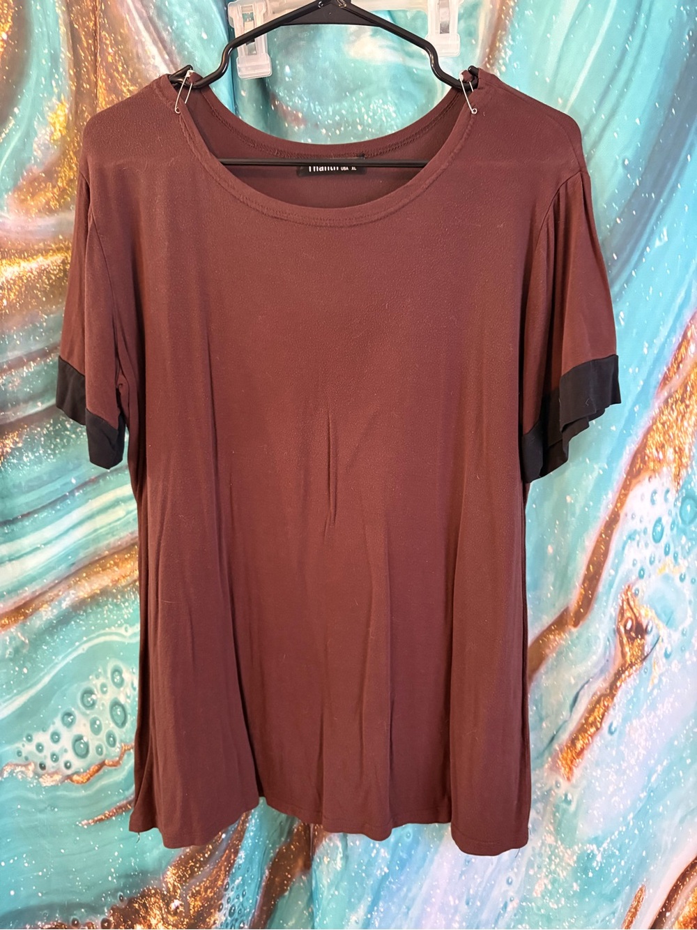 Relaxed Short Sleeve Crewneck Tee in Brown with Contrast Trim
